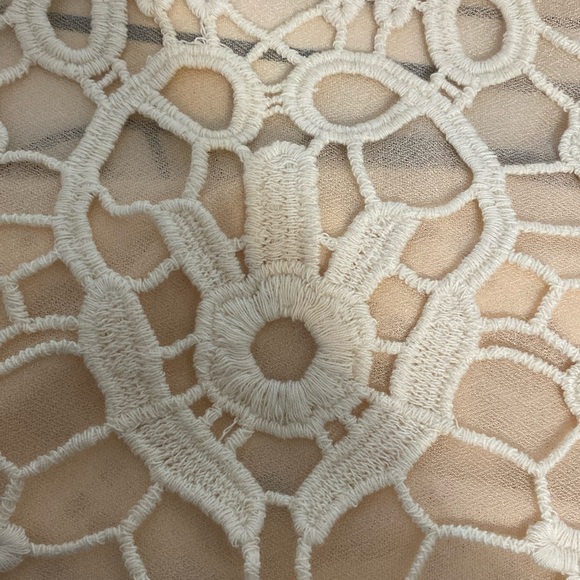 K Dream cream crochet tank top - Size Small - Picture 6 of 10